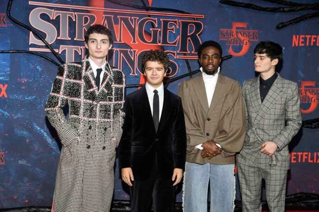 abb Finn Wolfhard, Gaten Matarazzo, Caleb McLaughlin und Noah Schnapp zu Gast auf dem roten Teppich beim Grossen Fan-Event mit Screening der Netflix Serie STRANGER THINGS 5 im Tempelhof Airport am 18.11.2025 in Berlin Berlin Deutschland