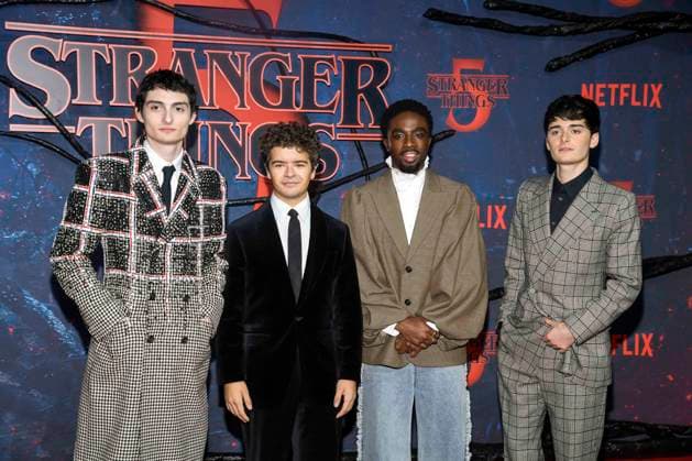 abb Finn Wolfhard, Gaten Matarazzo, Caleb McLaughlin und Noah Schnapp zu Gast auf dem roten Teppich beim Grossen Fan-Event mit Screening der Netflix Serie STRANGER THINGS 5 im Tempelhof Airport am 18.11.2025 in Berlin Berlin Deutschland