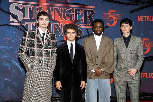 abb Finn Wolfhard, Gaten Matarazzo, Caleb McLaughlin und Noah Schnapp zu Gast auf dem roten Teppich beim Grossen Fan-Event mit Screening der Netflix Serie STRANGER THINGS 5 im Tempelhof Airport am 18.11.2025 in Berlin Berlin Deutschland