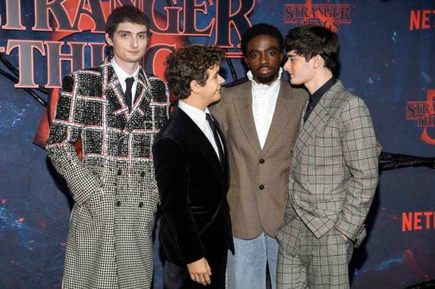 abb Finn Wolfhard, Gaten Matarazzo, Caleb McLaughlin und Noah Schnapp zu Gast auf dem roten Teppich beim Grossen Fan-Event mit Screening der Netflix Serie STRANGER THINGS 5 im Tempelhof Airport am 18.11.2025 in Berlin Berlin Deutschland