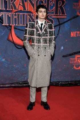 abb Finn Wolfhard zu Gast auf dem roten Teppich beim Grossen Fan-Event mit Screening der Netflix Serie STRANGER THINGS 5 im Tempelhof Airport am 18.11.2025 in Berlin Berlin Deutschland