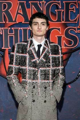abb Finn Wolfhard zu Gast auf dem roten Teppich beim Grossen Fan-Event mit Screening der Netflix Serie STRANGER THINGS 5 im Tempelhof Airport am 18.11.2025 in Berlin Berlin Deutschland