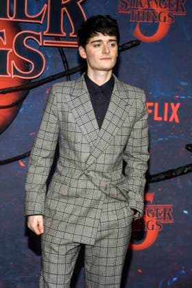 abb Noah Schnapp zu Gast auf dem roten Teppich beim Grossen Fan-Event mit Screening der Netflix Serie STRANGER THINGS 5 im Tempelhof Airport am 18.11.2025 in Berlin Berlin Deutschland