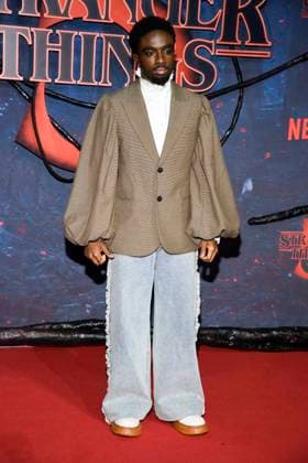 abb Caleb McLaughlin zu Gast auf dem roten Teppich beim Grossen Fan-Event mit Screening der Netflix Serie STRANGER THINGS 5 im Tempelhof Airport am 18.11.2025 in Berlin Berlin Deutschland