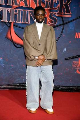 abb Caleb McLaughlin zu Gast auf dem roten Teppich beim Grossen Fan-Event mit Screening der Netflix Serie STRANGER THINGS 5 im Tempelhof Airport am 18.11.2025 in Berlin Berlin Deutschland