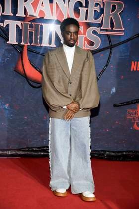 abb Caleb McLaughlin zu Gast auf dem roten Teppich beim Grossen Fan-Event mit Screening der Netflix Serie STRANGER THINGS 5 im Tempelhof Airport am 18.11.2025 in Berlin Berlin Deutschland