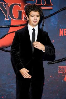 abb Gaten Matarazzo zu Gast auf dem roten Teppich beim Grossen Fan-Event mit Screening der Netflix Serie STRANGER THINGS 5 im Tempelhof Airport am 18.11.2025 in Berlin Berlin Deutschland
