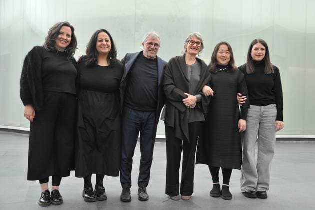 foto Mario Romano IPP Milano 19 11 2025 Presentazione dell’ Installazione: -The Moment the Snow Melts- dell’ artista Chiharu Shiota nella foto Simona Serini, Responsabile Sviluppo Area Musei 24Ore Cultura, Marina Pugliese, direttrice MUDEC, l’ artista Chiharu Shiota e Sara Rizzo, curatrice d’ arte Italy Photo Press - World Copyright Installazione: -The Moment the S