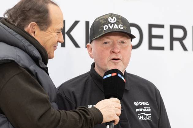 Pressetermin zum RTL Spendenmarathon in Köln, 19.11.2025. Wolfram KONS im Gespräch mit Joey KELLY - In der RTL-Zentrale in Köln-Deutz präsentieren Joey Kelly und Wolfram Kons die 24H GEBURTSTAGS-CHALLENGE zum 30. RTL-SPENDENMARATHON. Die 24-Stunden-Aktion mit 20 Firmenteams unterstützt die STIFTUNG RTL WIR HELFEN KINDERN E. V. und begleitet den Jubiläums-Spendenmarathon, der seit 1996 mehr als 306 Millionen Euro für Kinderhilfsprojekte gesammelt hat. Köln Deutz Nordrhein-Westfalen Deutschland Copyright: xBonn.digitalx