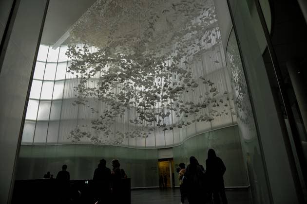 foto Mario Romano IPP Milano 19 11 2025 Presentazione dell’ Installazione: -The Moment the Snow Melts- dell’ artista Chiharu Shiota nella foto l’ opera Italy Photo Press - World Copyright Installazione: -The Moment the S