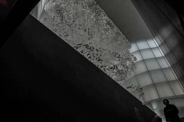 foto Mario Romano IPP Milano 19 11 2025 Presentazione dell’ Installazione: -The Moment the Snow Melts- dell’ artista Chiharu Shiota nella foto l’ opera Italy Photo Press - World Copyright Installazione: -The Moment the S