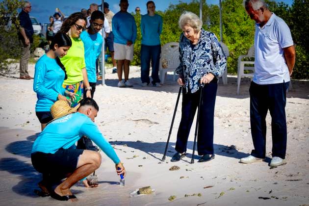 19-11-2025 Antillen Princess Beatrix visited Mangrove Maniacs and Reef Renewal Foundation Bonaire (RRFB) on the 2nd and last day of her visit to Bonaire. Â  Copyright: xPPEx