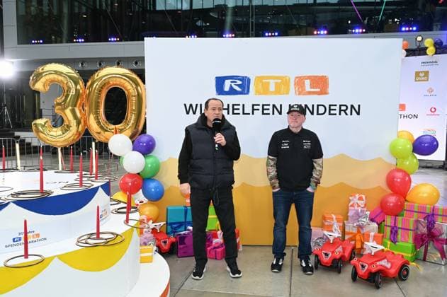 Moderator Wolfram Kons und Joey Kelly bei einem Fototermin zur 24 Stunden Geburtstags Challange zum 30. Geburtstag des RTL Spendenmarathon - wir helfen Kindern die ab 20.11. 18.00 Uhr stattfindet.