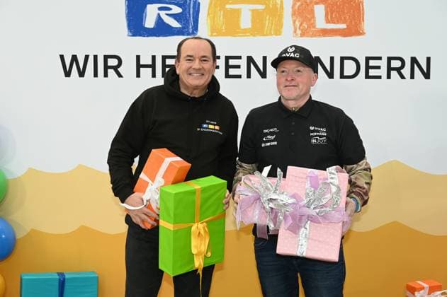 Moderator Wolfram Kons und Joey Kelly bei einem Fototermin zur 24 Stunden Geburtstags Challange zum 30. Geburtstag des RTL Spendenmarathon - wir helfen Kindern die ab 20.11. 18.00 Uhr stattfindet.