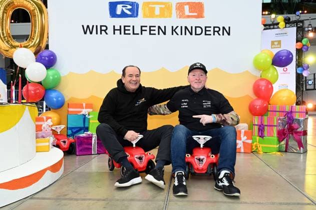 Moderator Wolfram Kons und Joey Kelly bei einem Fototermin zur 24 Stunden Geburtstags Challange zum 30. Geburtstag des RTL Spendenmarathon - wir helfen Kindern die ab 20.11. 18.00 Uhr stattfindet.