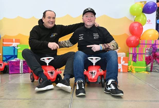 Moderator Wolfram Kons und Joey Kelly bei einem Fototermin zur 24 Stunden Geburtstags Challange zum 30. Geburtstag des RTL Spendenmarathon - wir helfen Kindern die ab 20.11. 18.00 Uhr stattfindet.