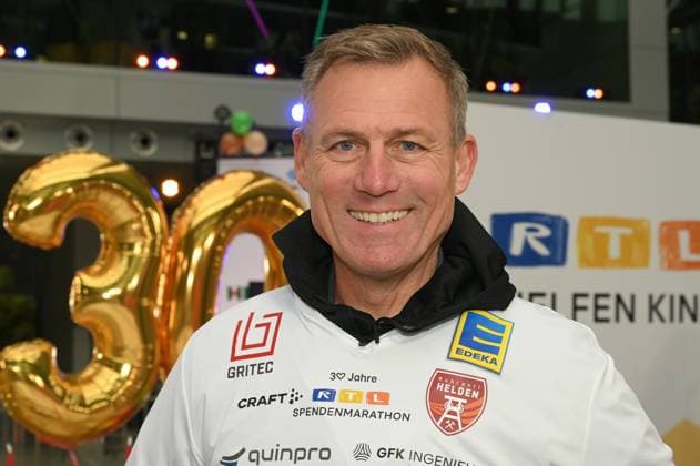 der ehemalige Fussballspieler Ingo Anderbrügge bei einem Fototermin zur 24 Stunden Geburtstags Challange zum 30. Geburtstag des RTL Spendenmarathon - wir helfen Kindern die ab 20.11. 18.00 Uhr stattfindet.