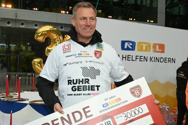 der ehemalige Fussballspieler Ingo Anderbrügge bei einem Fototermin zur 24 Stunden Geburtstags Challange zum 30. Geburtstag des RTL Spendenmarathon - wir helfen Kindern die ab 20.11. 18.00 Uhr stattfindet.