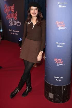 Marie Nasemann bei der Song Sung Blue Film Premiere am 19.11.2025 im Zoo Palast in Berlin Song Sung Blue Filmpremiere in Berlin mit Hugh Jackman & Kate Hudson