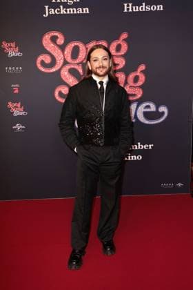 Riccardo Simonetti bei der Song Sung Blue Film Premiere am 19.11.2025 im Zoo Palast in Berlin Song Sung Blue Filmpremiere in Berlin mit Hugh Jackman & Kate Hudson