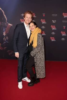 Johannes Heinrichs und Nadja Jo Klapper bei der Song Sung Blue Film Premiere am 19.11.2025 im Zoo Palast in Berlin Song Sung Blue Filmpremiere in Berlin mit Hugh Jackman & Kate Hudson