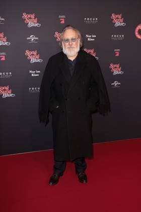 Friedrich Liechtenstein bei der Song Sung Blue Film Premiere am 19.11.2025 im Zoo Palast in Berlin Song Sung Blue Filmpremiere in Berlin mit Hugh Jackman & Kate Hudson