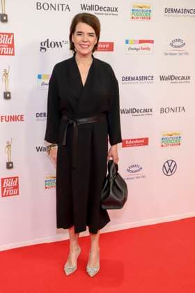 abb Susanne Daubner Moderatorin zu Gast auf dem roten Teppich bei der verleihung der Goldenen Bild der Frau 2025 im Theater im Hafen am 19.11.2025 in Hamburg Hamburg Deutschland