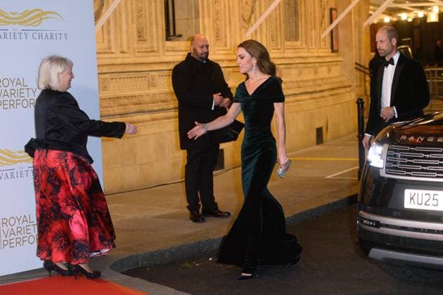 Prince and Princess of Wales Attend Royal Variety Performance Show at Royal Albert Hall, London - Wed 19 Nov 2025 Close-up detail of Catherine - The Princess of Wales jewelry purse as she attends the Royal Variety Performance show at Royal Albert Hall, London, England, UK on Wednesday 19 November, 2025., Credit:Justin Ng Avalon UK, England, London, Royal Albert Hall  Copyright: xJustinxNgx xAvalonx 1053396777