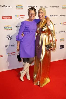 Ildiko von Kuerthy und Elena Uhlig bei der Verleihung Goldene Bild der Frau am 19.11.2025 im Stage Theater in Hamburg Goldene Bild der Frau Verleihung 2025 in Hamburg