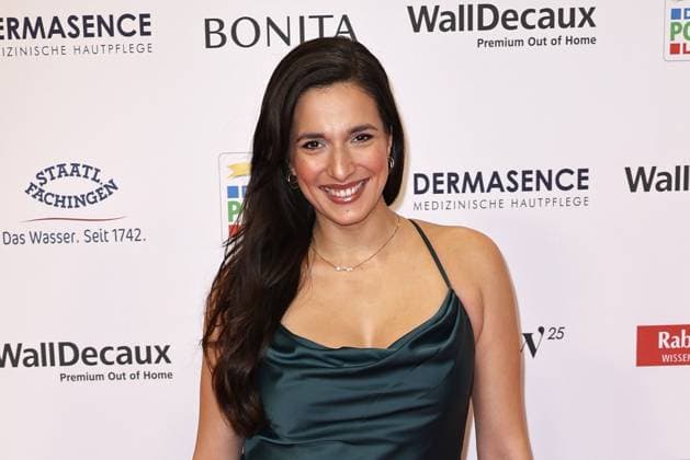 Backqueen Sally Oezcan bei der Verleihung Goldene Bild der Frau am 19.11.2025 im Stage Theater in Hamburg Goldene Bild der Frau Verleihung 2025 in Hamburg
