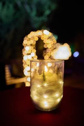 Weihnachtsdeko Kerze - Eroeffnung des Christmas Garden Berlin 2025 im Botanischen Garten Berlin am 19.11.2025. Christmas Garden Berlin 2025