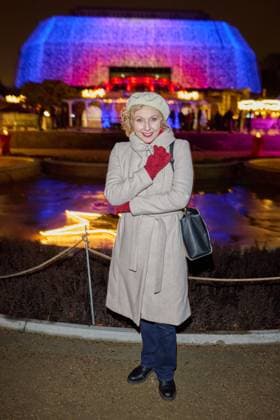 Dana Golombek - Eroeffnung des Christmas Garden Berlin 2025 im Botanischen Garten Berlin am 19.11.2025. Christmas Garden Berlin 2025