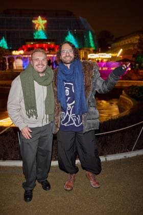 Vincent Lange und Bastian Castillo - Eroeffnung des Christmas Garden Berlin 2025 im Botanischen Garten Berlin am 19.11.2025. Christmas Garden Berlin 2025