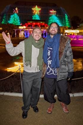 Vincent Lange und Bastian Castillo - Eroeffnung des Christmas Garden Berlin 2025 im Botanischen Garten Berlin am 19.11.2025. Christmas Garden Berlin 2025