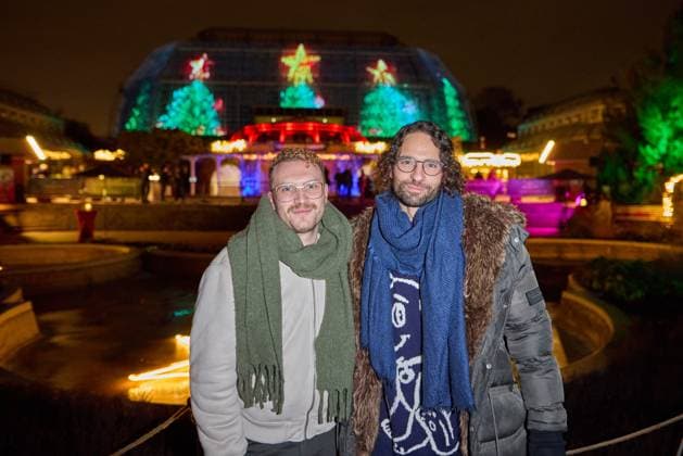 Vincent Lange und Bastian Castillo - Eroeffnung des Christmas Garden Berlin 2025 im Botanischen Garten Berlin am 19.11.2025. Christmas Garden Berlin 2025