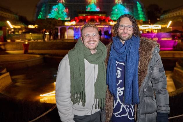 Vincent Lange und Bastian Castillo - Eroeffnung des Christmas Garden Berlin 2025 im Botanischen Garten Berlin am 19.11.2025. Christmas Garden Berlin 2025
