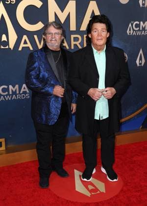 59th Annual CMA Awards - Arrivals Shenandoah arriving at the 59th Annual Country Music Association Awards held at the Bridgestone Arena on November 19, 2025 in Nashville, TN. Nashville Bridgestone Arena Tennessee USA Copyright: xCurtisxHilbunx xAFF-USA.COMx