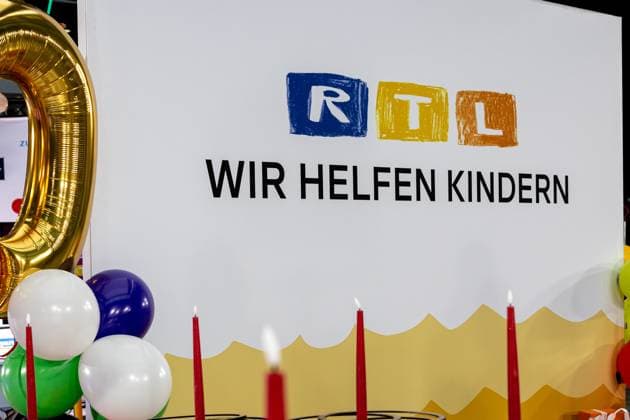Pressetermin zum RTL Spendenmarathon in Köln, 19.11.2025. In der RTL-Zentrale in Köln-Deutz präsentieren Joey Kelly und Wolfram Kons die 24H GEBURTSTAGS-CHALLENGE zum 30. RTL-SPENDENMARATHON. Die 24-Stunden-Aktion mit 20 Firmenteams unterstützt die STIFTUNG RTL WIR HELFEN KINDERN E. V. und begleitet den Jubiläums-Spendenmarathon, der seit 1996 mehr als 306 Millionen Euro für Kinderhilfsprojekte gesammelt hat. Köln Deutz Nordrhein-Westfalen Deutschland Copyright: xBonn.digitalx