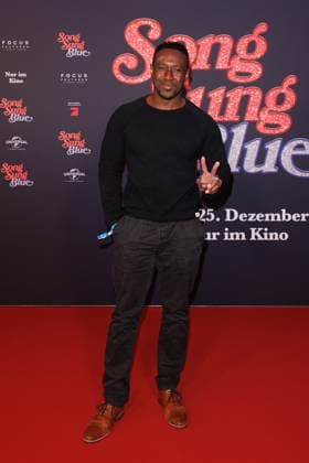 Premiere - Song Sung Blue - Jerry Kwarteng bei der Europapremiere zu dem Kinofilm Song Sung Blue im Zoo Palast am 19.11.2025 in Berlin. Copyright: xEventpressxKochanx