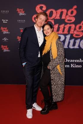 Premiere - Song Sung Blue - Johannes Heinrichs und Nadja Jo Klapper bei der Europapremiere zu dem Kinofilm Song Sung Blue im Zoo Palast am 19.11.2025 in Berlin. Copyright: xEventpressxKochanx