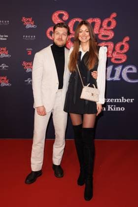 Premiere - Song Sung Blue - Lion Wasczyk und Lisa Rosa Bräutigam bei der Europapremiere zu dem Kinofilm Song Sung Blue im Zoo Palast am 19.11.2025 in Berlin. Copyright: xEventpressxKochanx