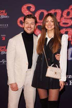 Premiere - Song Sung Blue - Lion Wasczyk und Lisa Rosa Bräutigam bei der Europapremiere zu dem Kinofilm Song Sung Blue im Zoo Palast am 19.11.2025 in Berlin. Copyright: xEventpressxKochanx