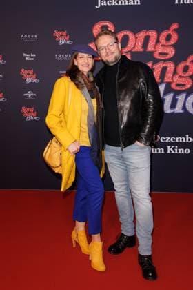 Premiere - Song Sung Blue - Ulrike Frank und Marc Schubring bei der Europapremiere zu dem Kinofilm Song Sung Blue im Zoo Palast am 19.11.2025 in Berlin. Copyright: xEventpressxKochanx