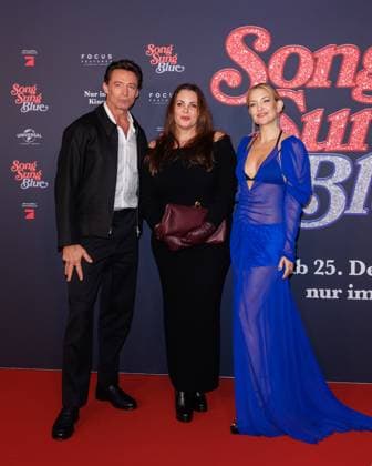 Premiere - Song Sung Blue - Hugh Jackman, Paula Lambert und Kate Hudson bei der Europapremiere zu dem Kinofilm Song Sung Blue im Zoo Palast am 19.11.2025 in Berlin. Copyright: xEventpressxKochanx