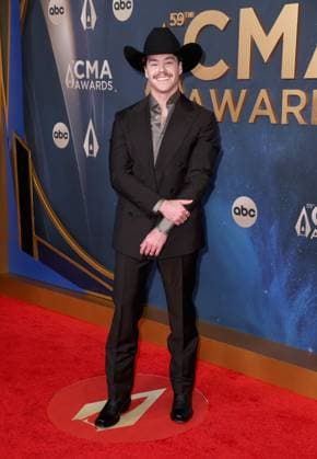 59th Annual CMA Awards - Arrivals Zach John King arriving at the 59th Annual Country Music Association Awards held at the Bridgestone Arena on November 19, 2025 in Nashville, TN. Nashville Bridgestone Arena Tennessee USA Copyright: xCurtisxHilbunx xAFF-USA.COMx
