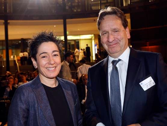 Dunja Hayali, Prof. Karsten Dreinhöfer bei der Verleihung des TALISMAN 2025 der Deutschlandstiftung Integration im Allianz Forum in Berlin.