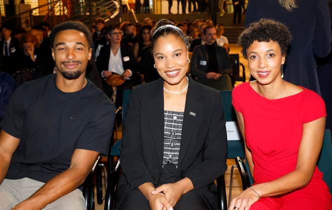 Yemisi Ogunleye, Leo Neugebauer, Malaika Mihambo bei der Verleihung des TALISMAN 2025 der Deutschlandstiftung Integration im Allianz Forum in Berlin.