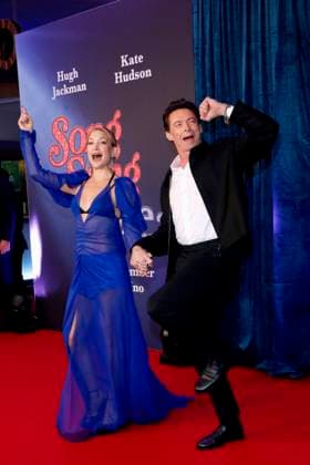 Song Sung Blue, Filmpremiere im Zoo Palast, Berlin, 19.11.2025 Kate Hudson und Hugh Jackman bei dem Red Carpet Photocall von SONG SUNG BLUE im Zoo Palast Berlin am 19.11.2025 Berlin Zoo Palast Copyright: xAnitaxBuggex