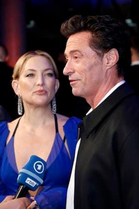 Song Sung Blue, Filmpremiere im Zoo Palast, Berlin, 19.11.2025 Kate Hudson und Hugh Jackman bei dem Red Carpet Photocall von SONG SUNG BLUE im Zoo Palast Berlin am 19.11.2025 Berlin Zoo Palast Copyright: xAnitaxBuggex