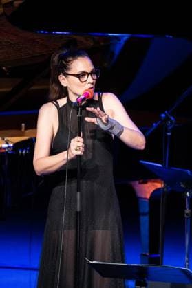 JAZZMADRID concert at the Fernanda Gómez Theatre in Madrid, Spain - 19 Nov 2025 Leonor Watling performs during the JAZZMADRID concert at the Fernanda Gómez Theatre in Madrid. Madrid Spain Copyright: xAtilanoxGarciax xSOPAxImagesx photo00988